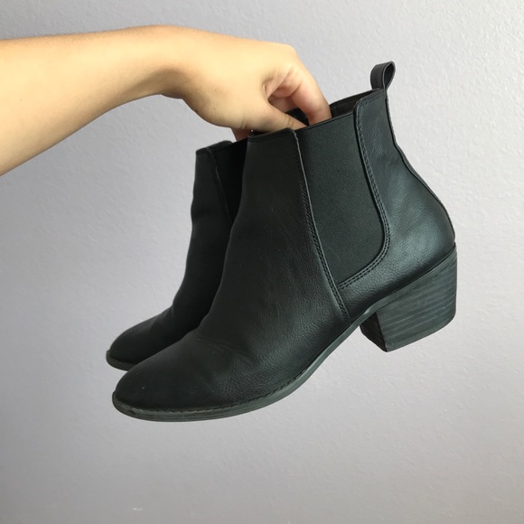 American Eagle Outfitters Shoes - American eagle black booties